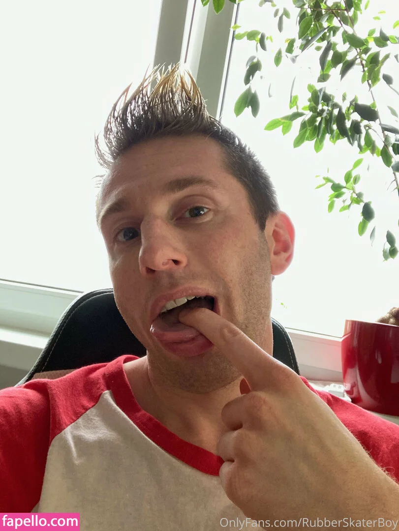 rubberskaterboy Onlyfans Photo Gallery 
