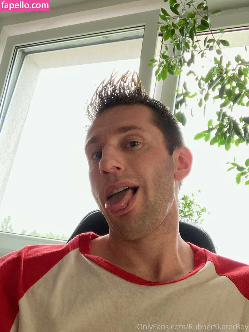 rubberskaterboy Onlyfans Photo Gallery 