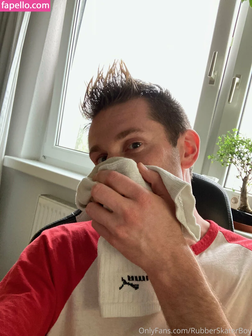 rubberskaterboy Onlyfans Photo Gallery 