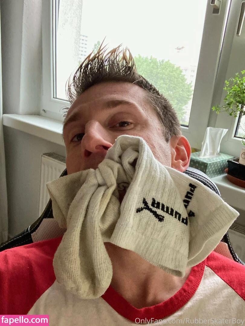 rubberskaterboy Onlyfans Photo Gallery 