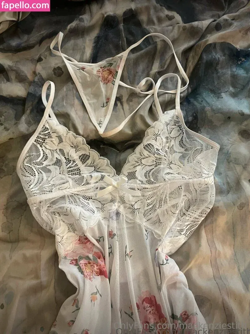 mackenziestith Onlyfans Photo Gallery 