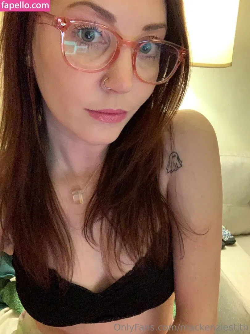 mackenziestith Onlyfans Photo Gallery 