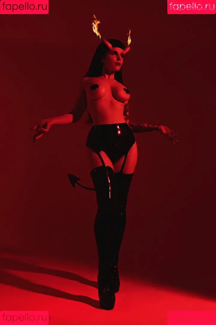 Tniwe Onlyfans Photo Gallery 