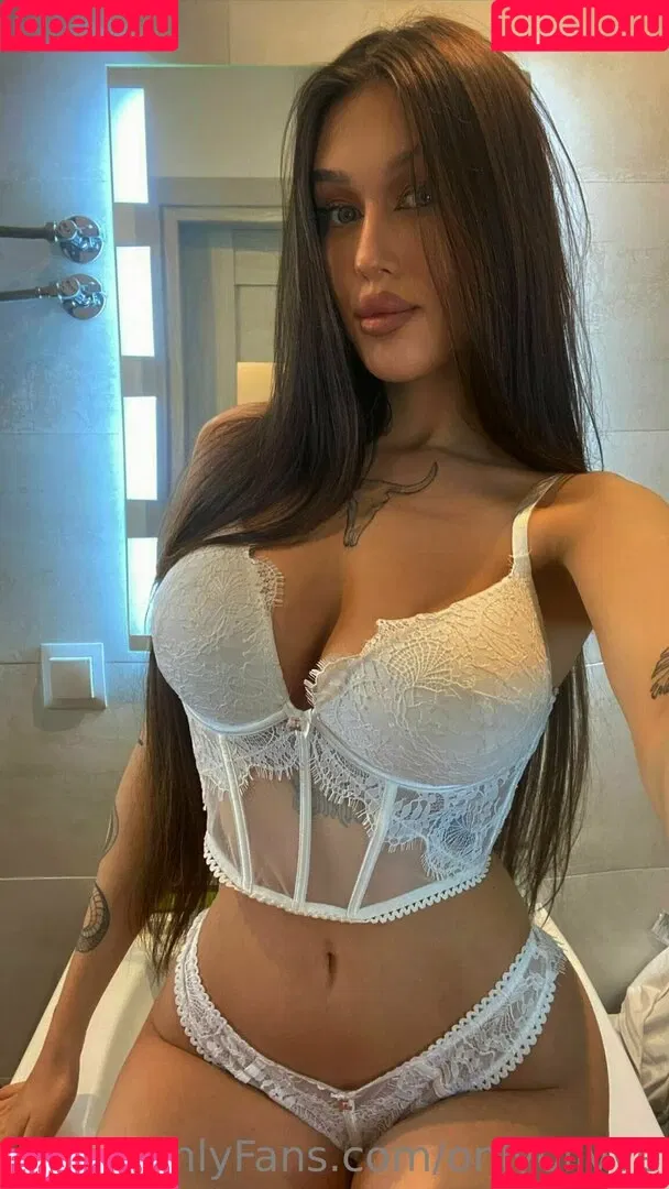 kissolivia Onlyfans Photo Gallery 