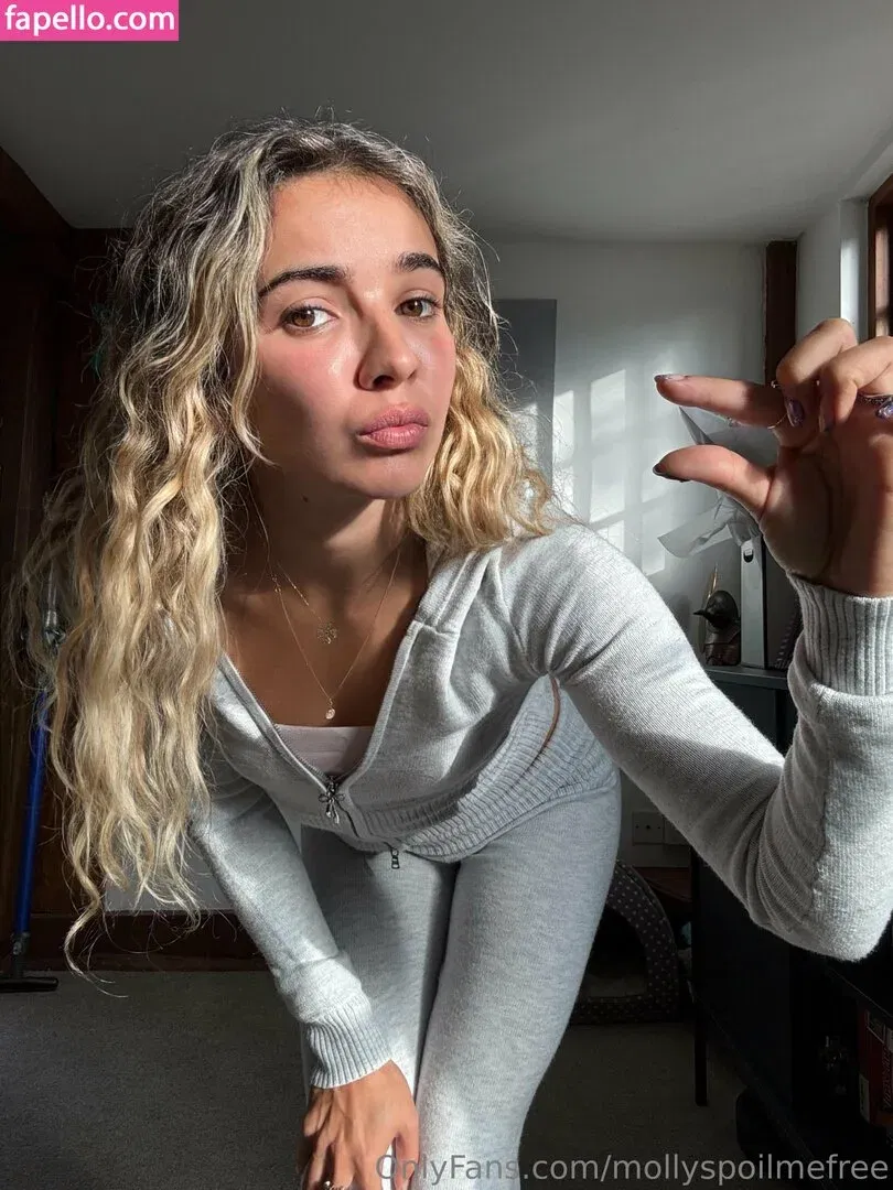 mollyspoilme Onlyfans Photo Gallery 