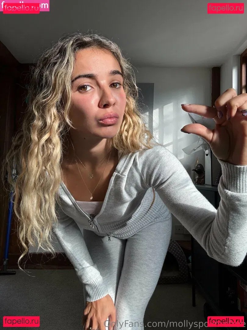 mollyspoilme Onlyfans Photo Gallery 
