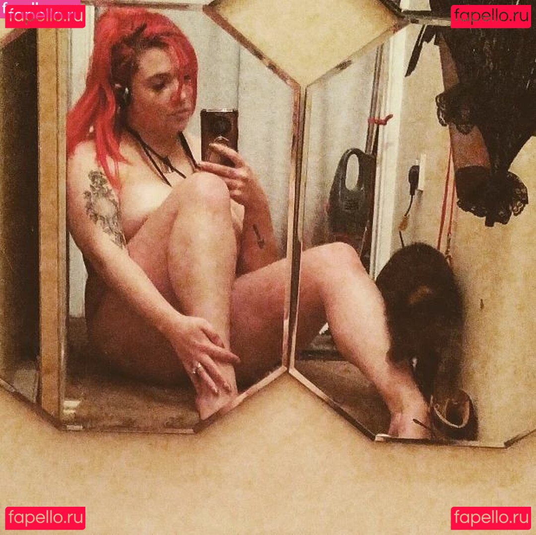 Ariel Vanderberg Nude Onlyfans Photo 4