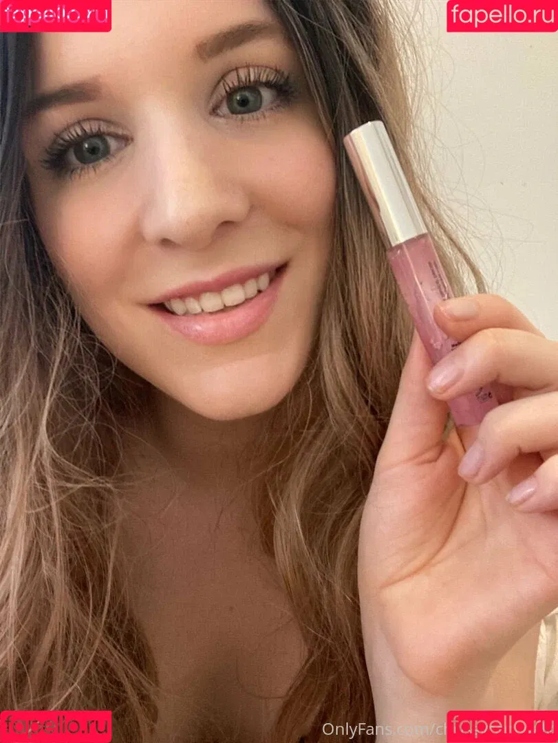 chrissycantwalk Onlyfans Photo Gallery 