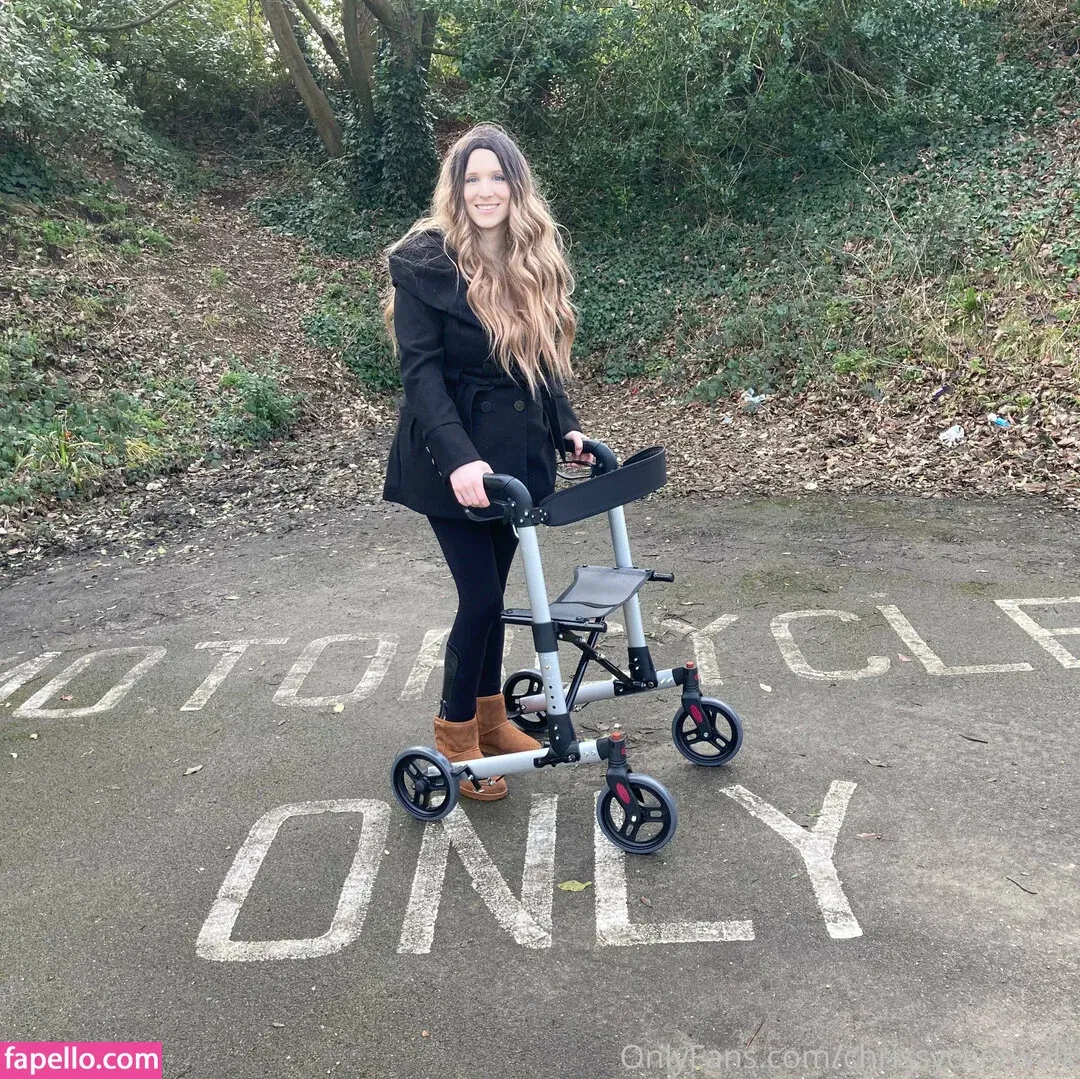 chrissycantwalk Onlyfans Photo Gallery 