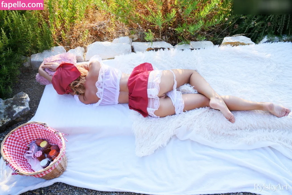 Marta Gromova Onlyfans Photo Gallery 