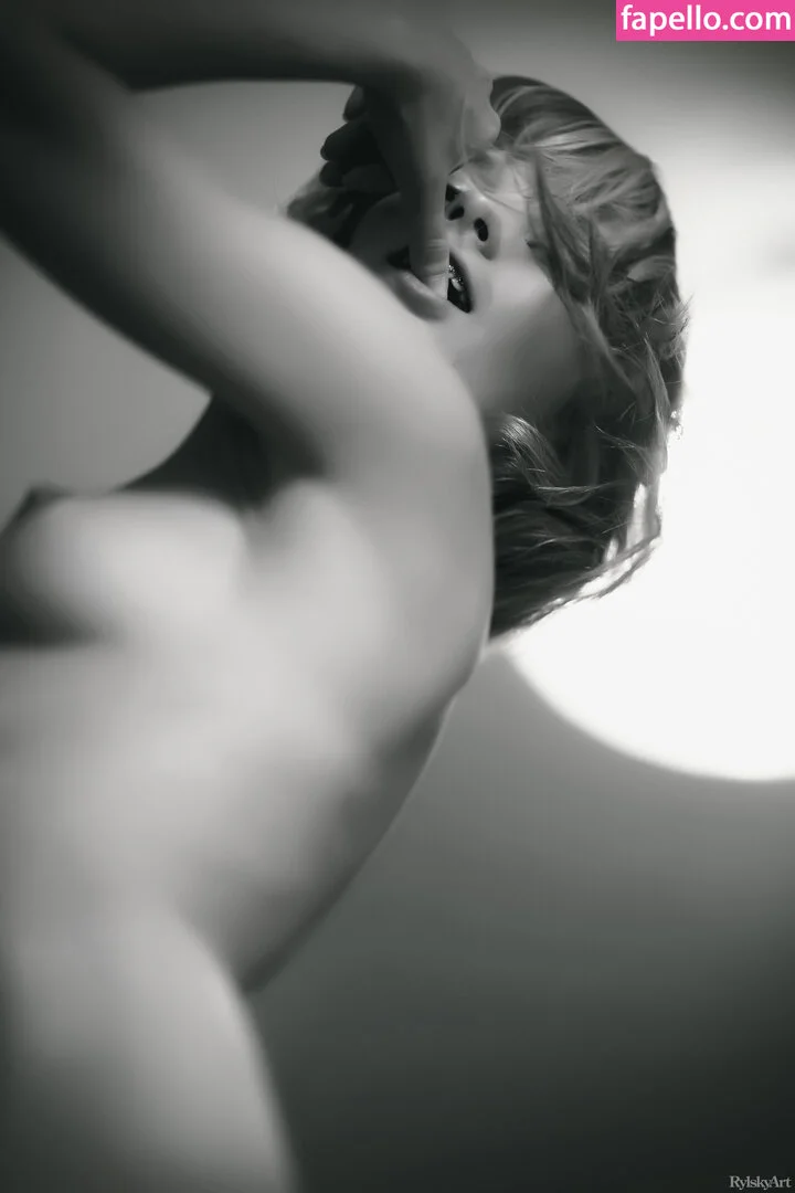 Marta Gromova Onlyfans Photo Gallery 