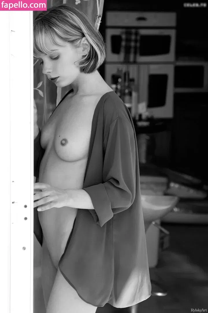 Marta Gromova Onlyfans Photo Gallery 