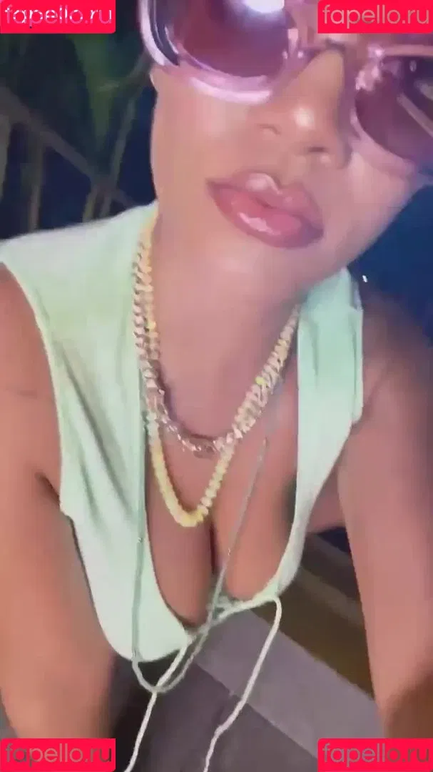 Rihanna Onlyfans Photo Gallery 