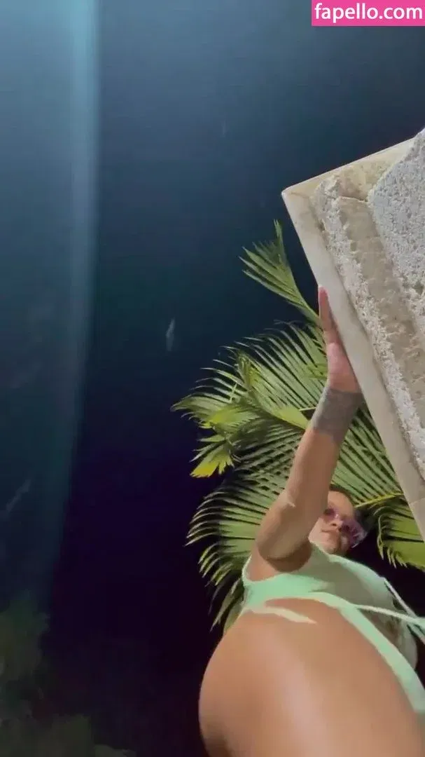 Rihanna Onlyfans Photo Gallery 