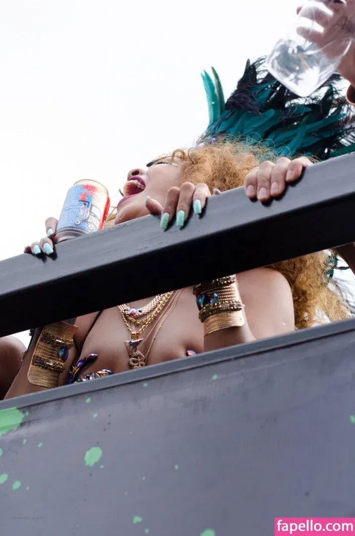 Rihanna Onlyfans Photo Gallery 