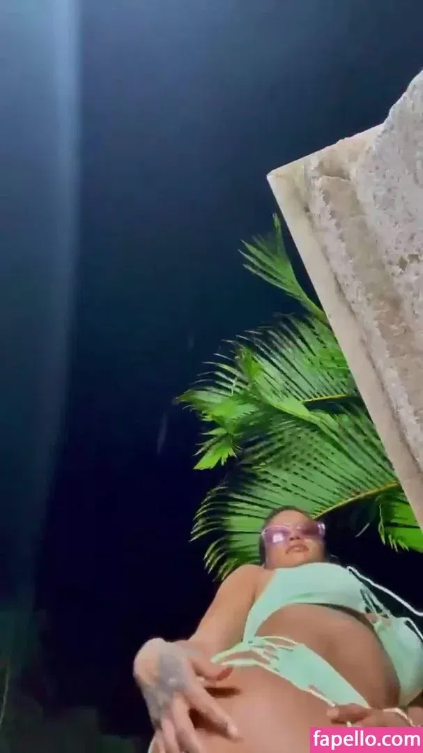 Rihanna Onlyfans Photo Gallery 