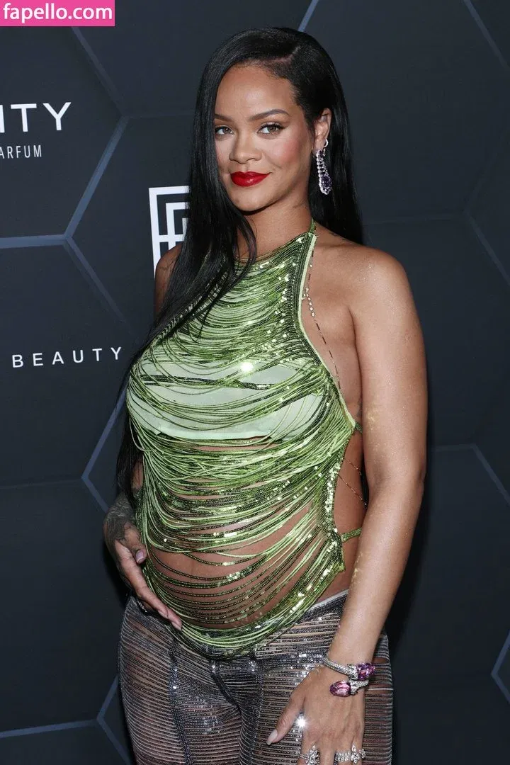 Rihanna Onlyfans Photo Gallery 