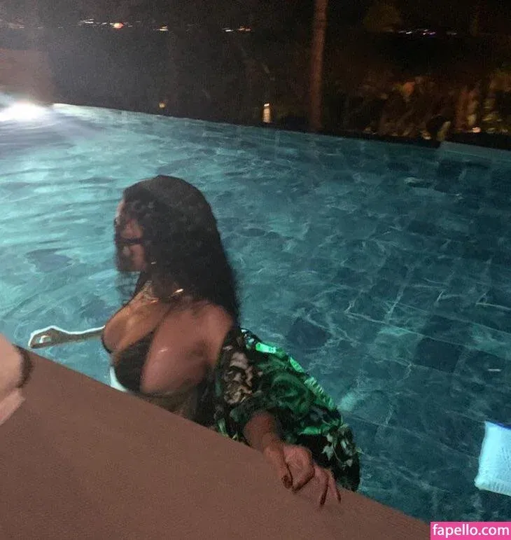 Rihanna Onlyfans Photo Gallery 