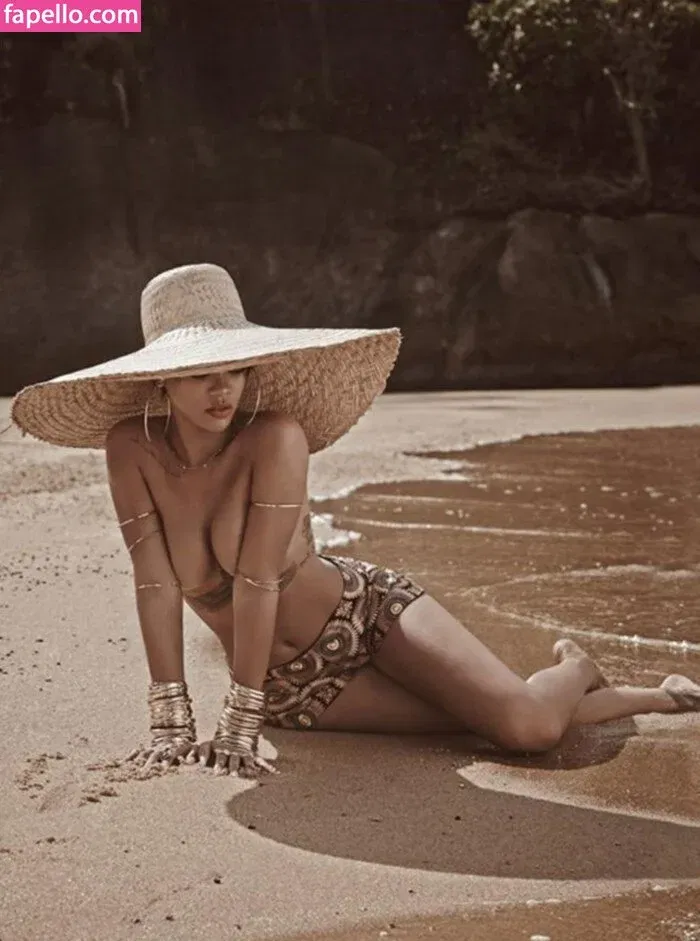 Rihanna Onlyfans Photo Gallery 