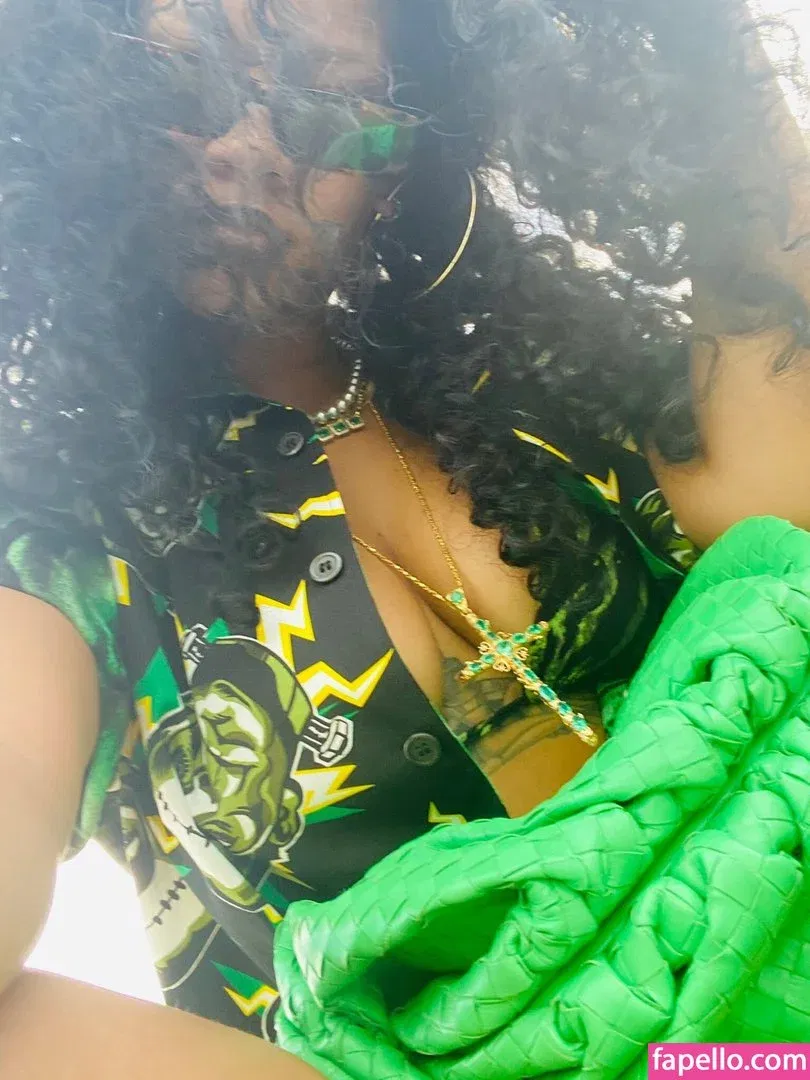 Rihanna Onlyfans Photo Gallery 