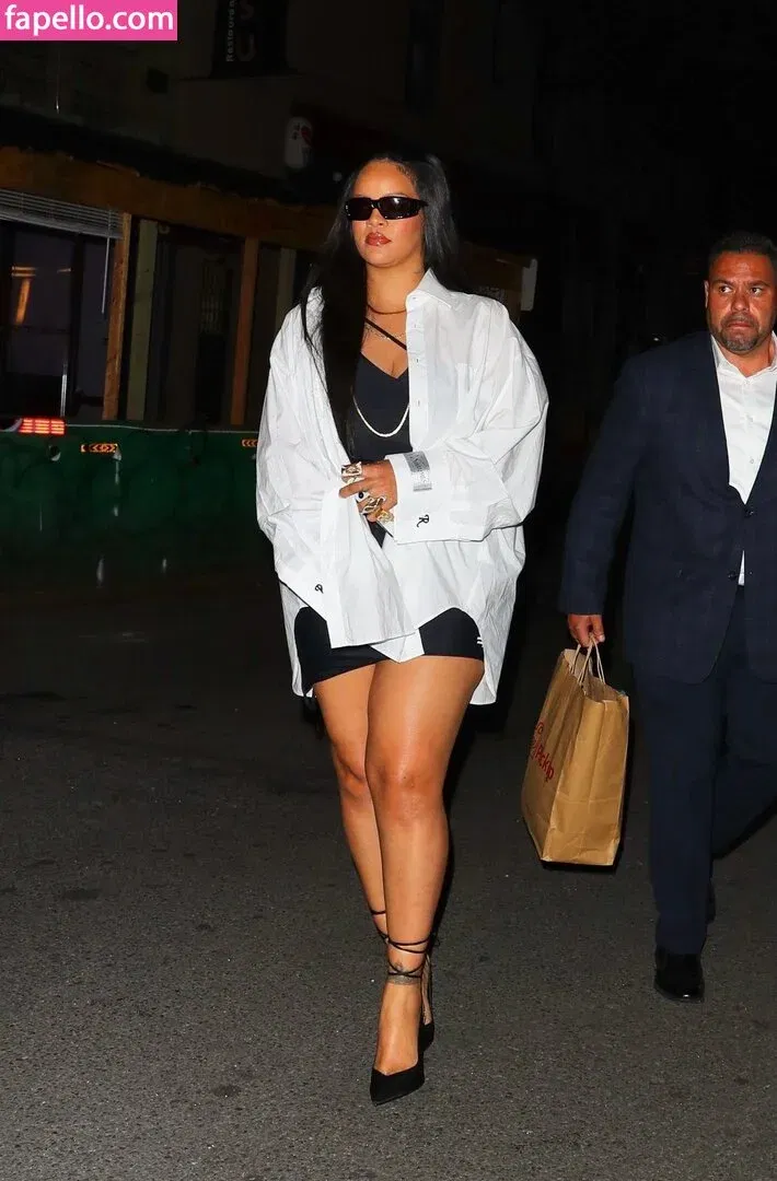 Rihanna Onlyfans Photo Gallery 