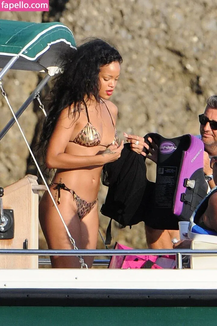 Rihanna Onlyfans Photo Gallery 