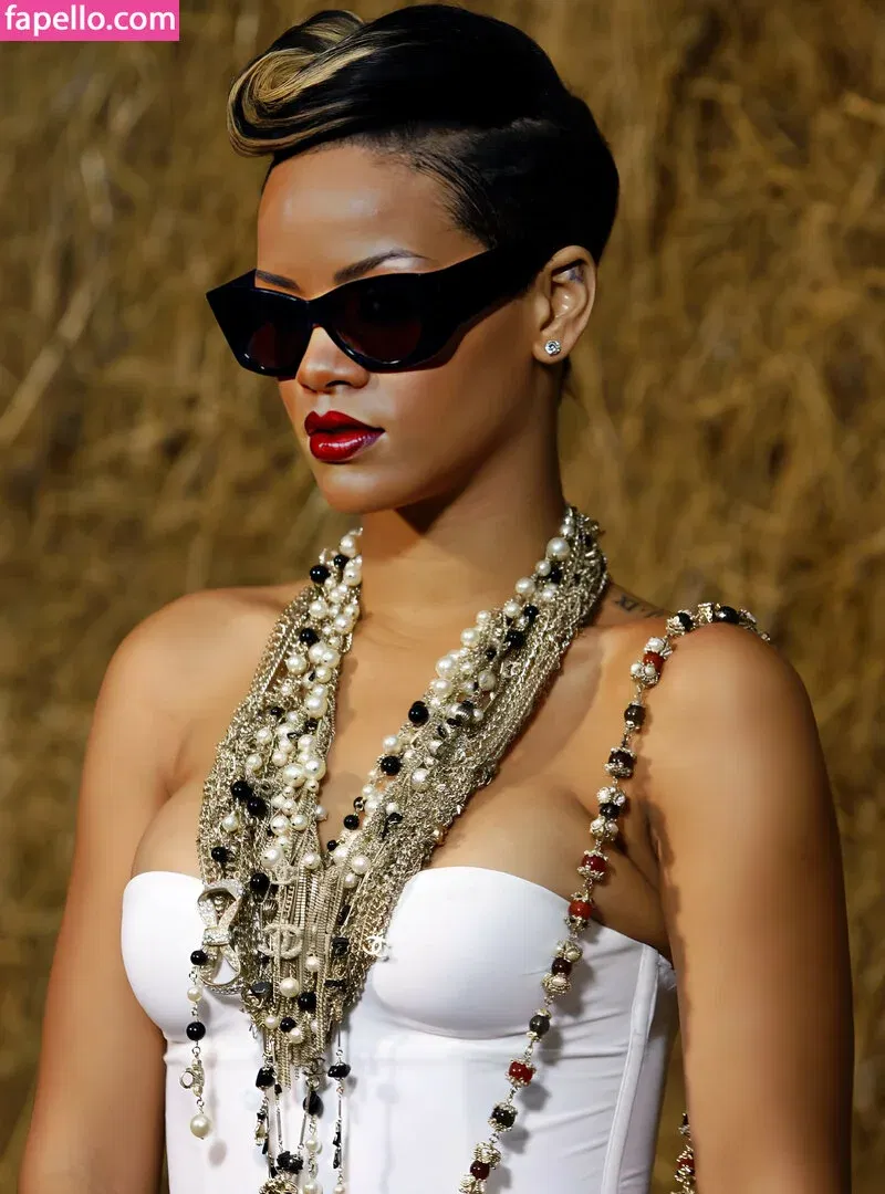 Rihanna Onlyfans Photo Gallery 
