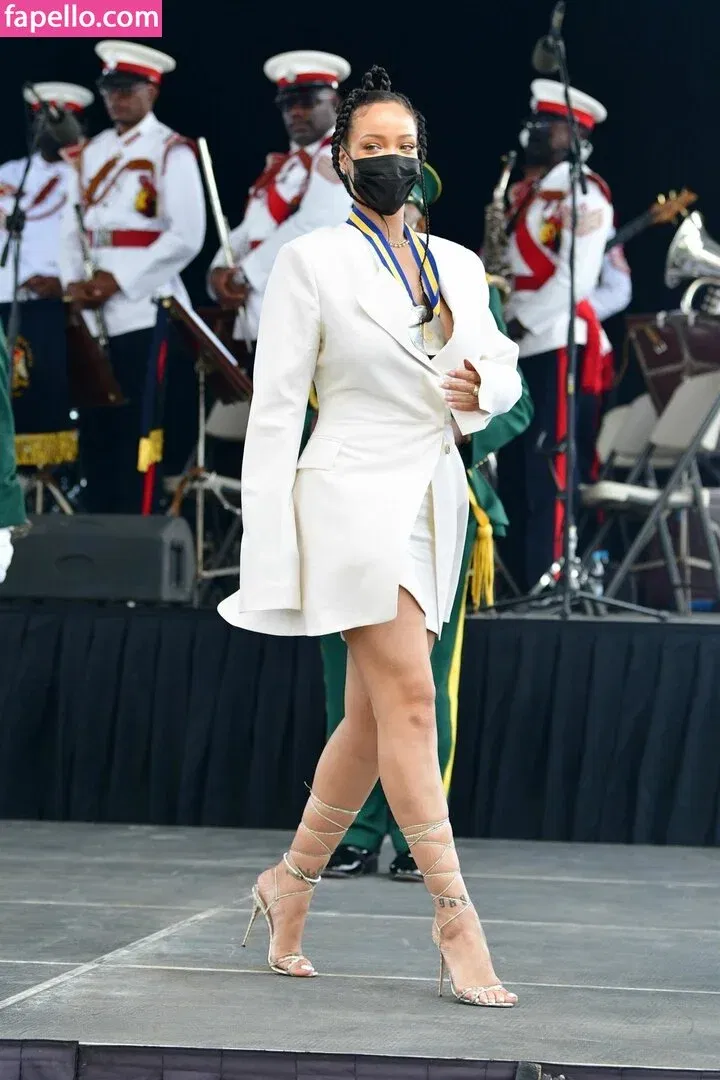 Rihanna Onlyfans Photo Gallery 