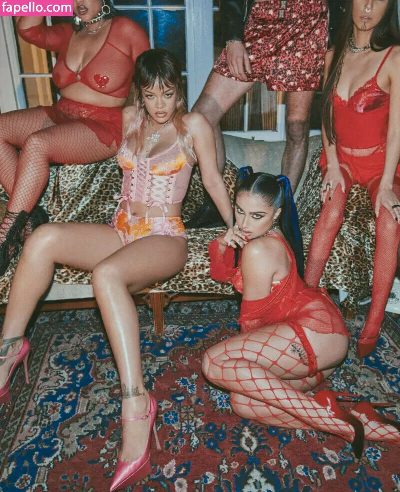 Rihanna Onlyfans Photo Gallery 