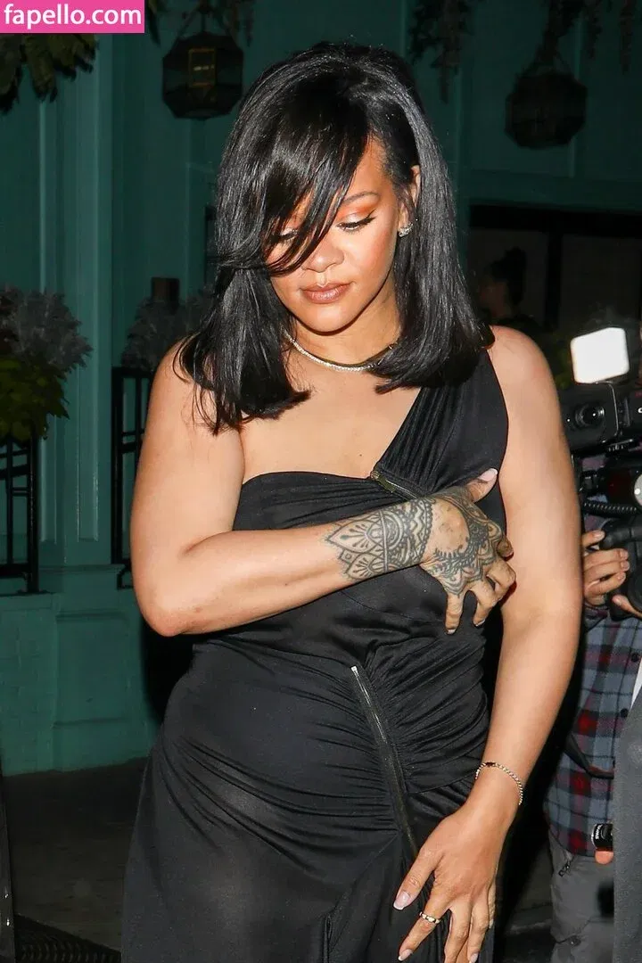 Rihanna Onlyfans Photo Gallery 