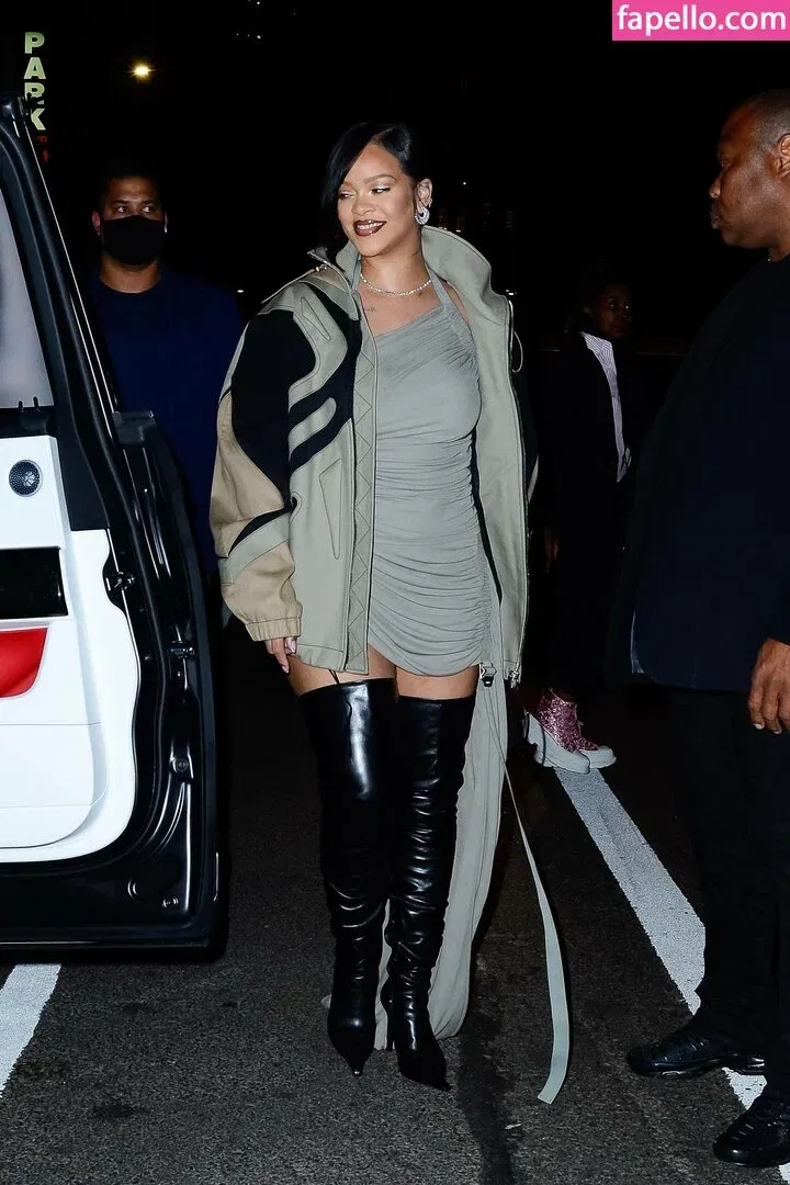 Rihanna Onlyfans Photo Gallery 