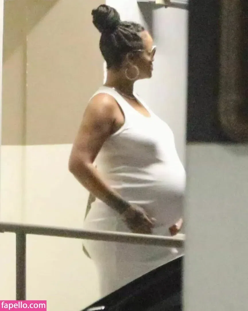 Rihanna Onlyfans Photo Gallery 