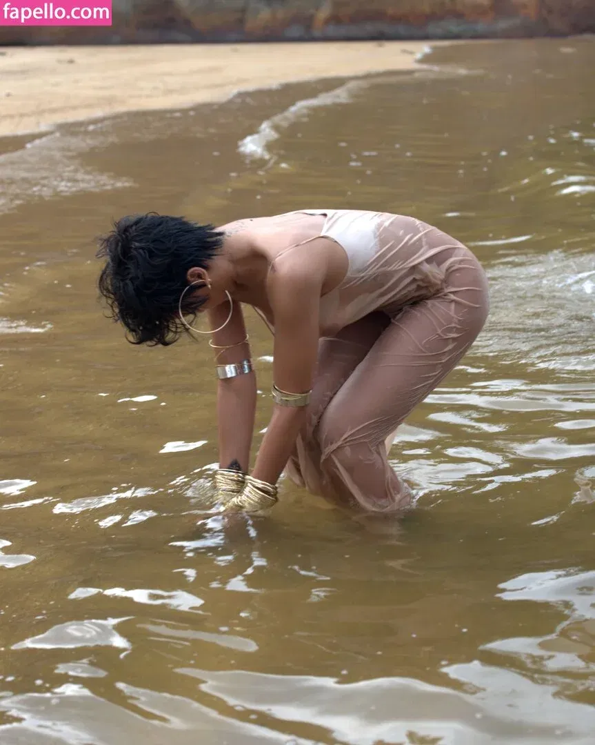 Rihanna Onlyfans Photo Gallery 