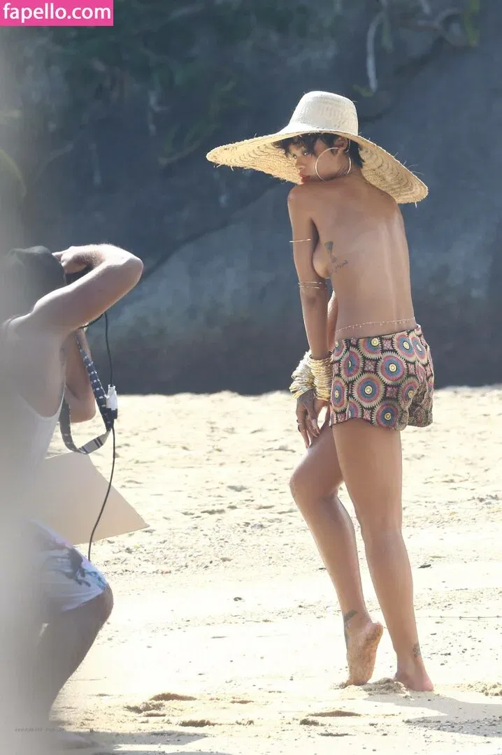 Rihanna Onlyfans Photo Gallery 