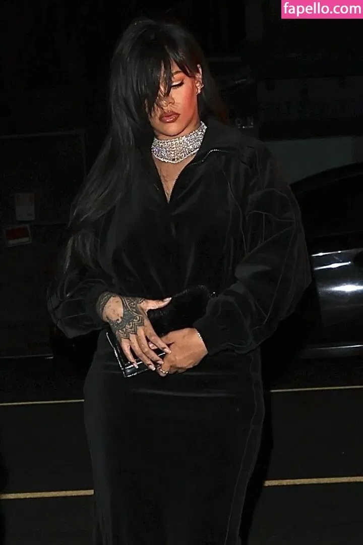 Rihanna Onlyfans Photo Gallery 