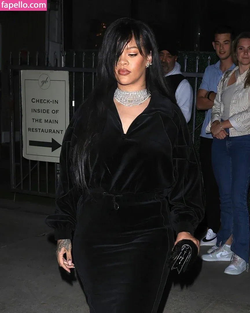 Rihanna Onlyfans Photo Gallery 