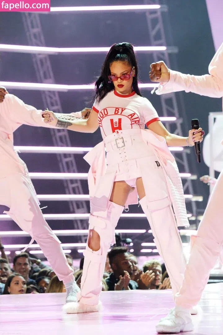 Rihanna Onlyfans Photo Gallery 