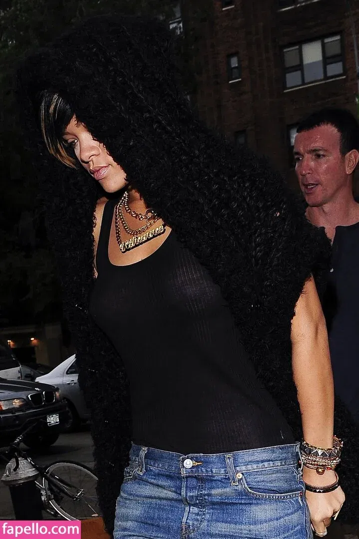 Rihanna Onlyfans Photo Gallery 