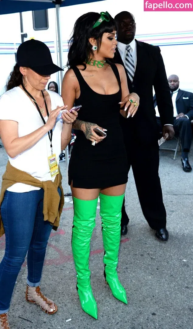 Rihanna Onlyfans Photo Gallery 