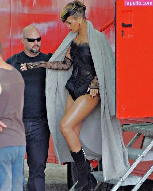 Rihanna Onlyfans Photo Gallery 