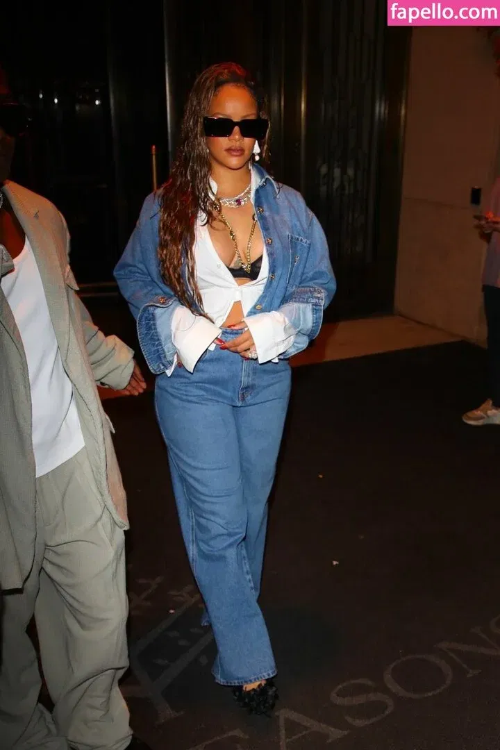 Rihanna Onlyfans Photo Gallery 