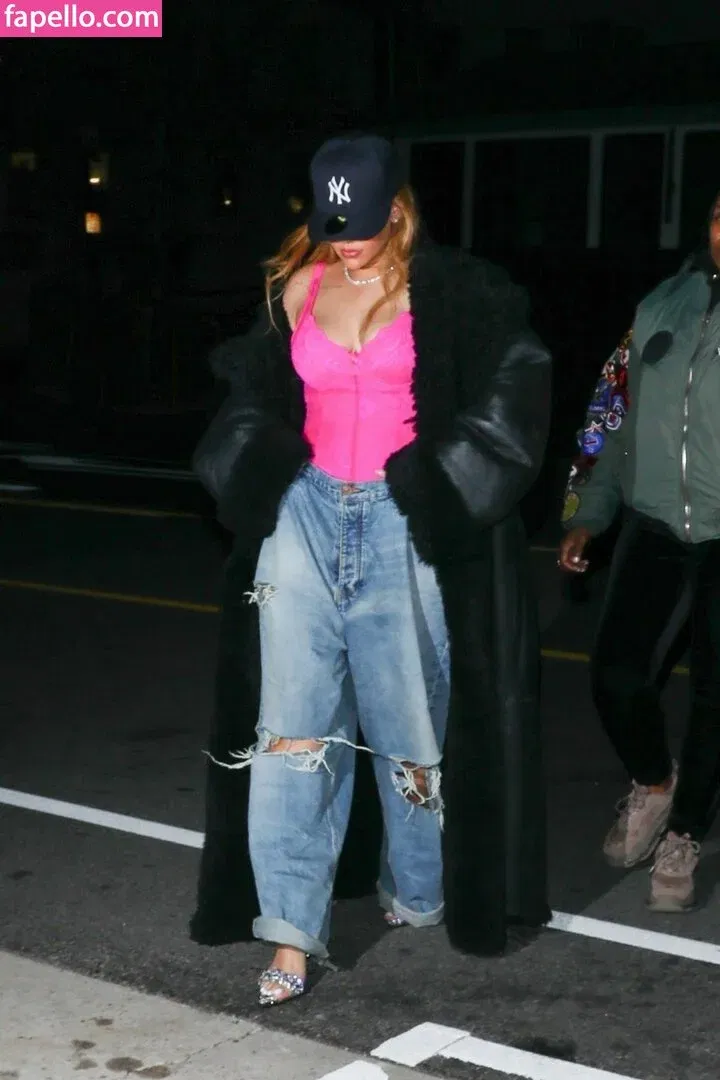 Rihanna Onlyfans Photo Gallery 