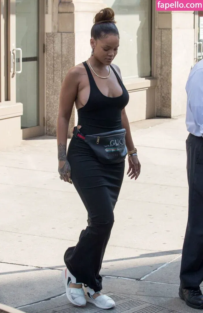 Rihanna Onlyfans Photo Gallery 