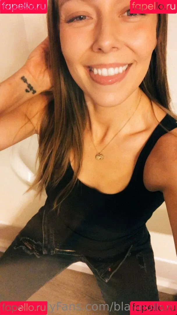 blairhollow Onlyfans Photo Gallery 
