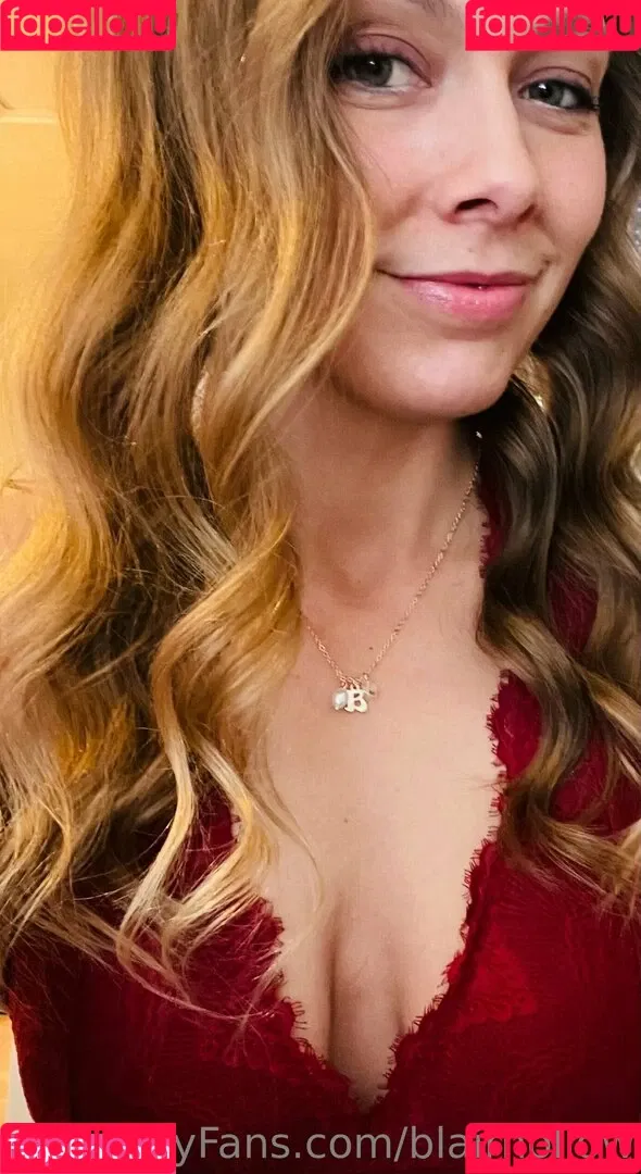 blairhollow Onlyfans Photo Gallery 