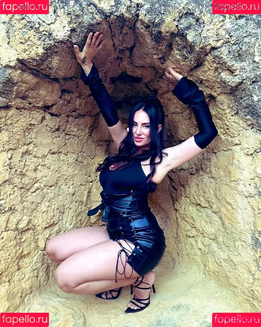 La Mala Rodriguez Onlyfans Photo Gallery 