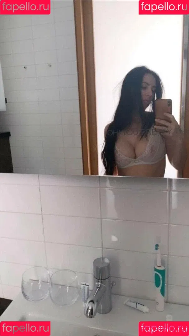 La Mala Rodriguez Onlyfans Photo Gallery 