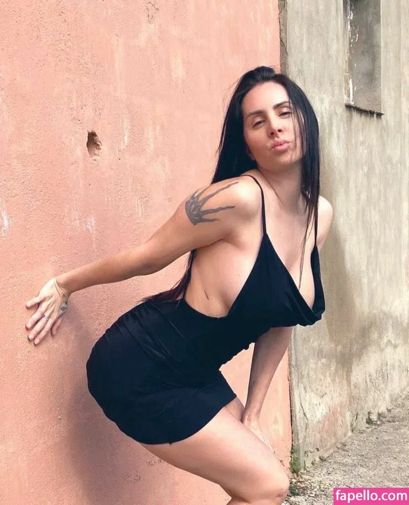 La Mala Rodriguez Onlyfans Photo Gallery 