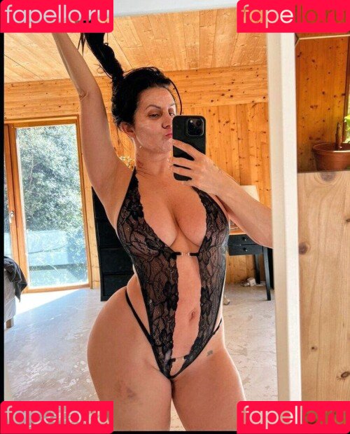 La Mala Rodriguez Onlyfans Photo Gallery 