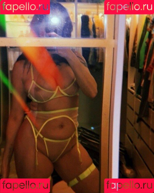 La Mala Rodriguez Onlyfans Photo Gallery 